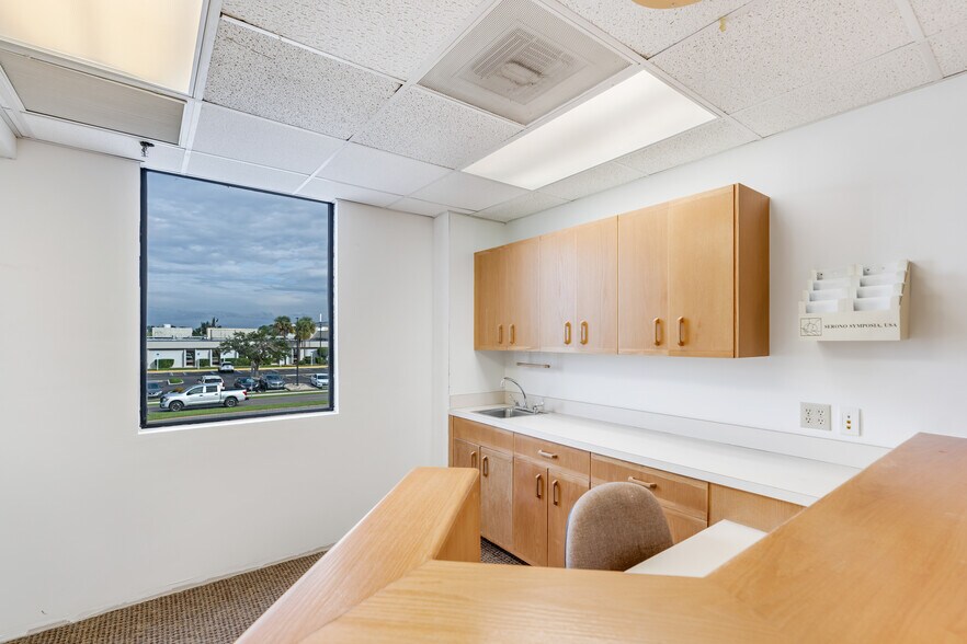 More Photos Of 2525 Harbor Blvd, Port Charlotte Medical For Lease