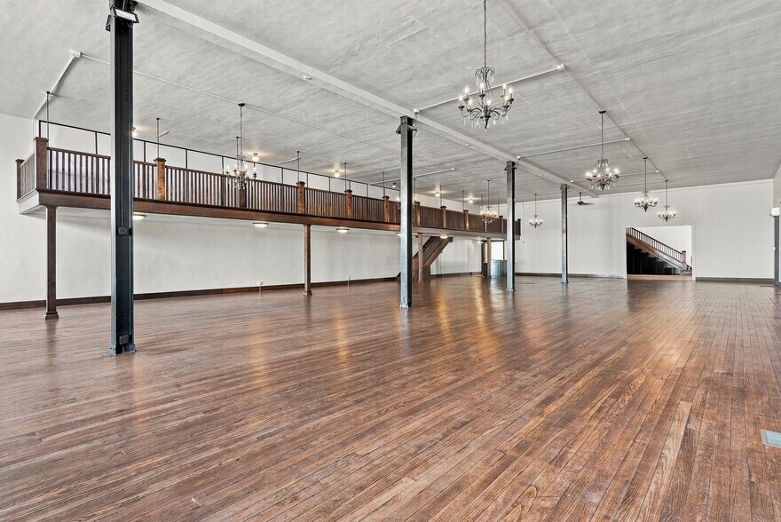 More Photos Of 204 S Broadway, Salisbury Specialty For Sale