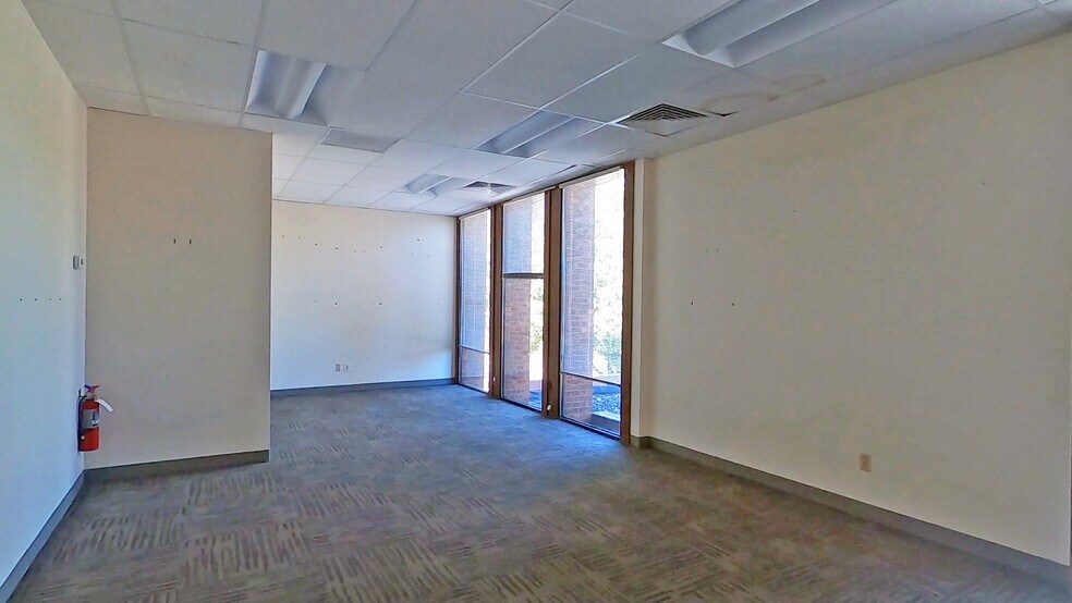 More Photos Of 3380 Tremont Rd, Upper Arlington Office For Sale