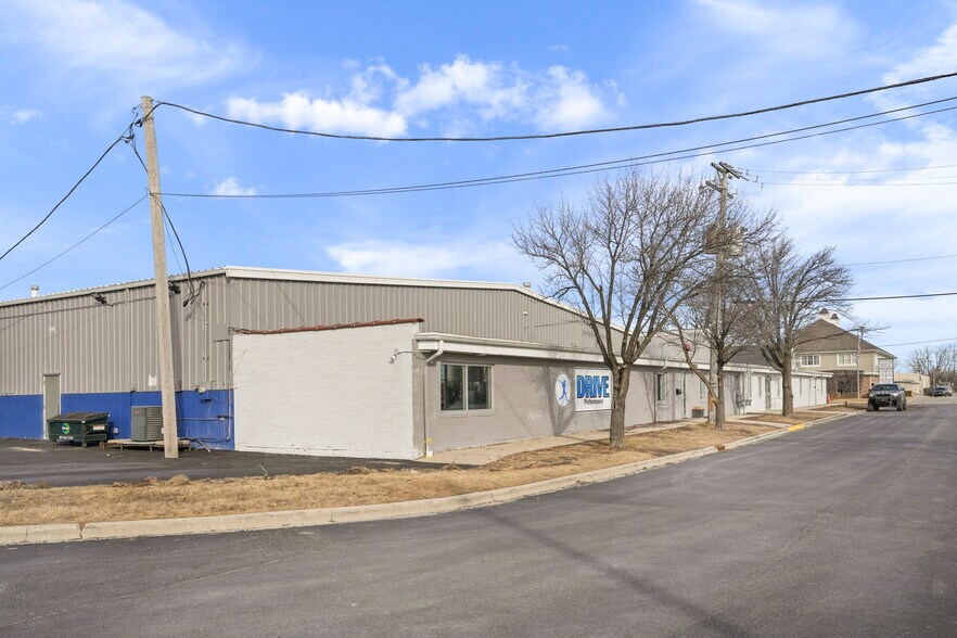 More Photos Of , Lake Bluff Industrial For Sale