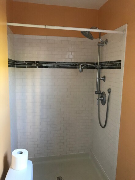 More Photos Of 119 Wesley (605 Miller) St, Silverton Apartments For Sale
