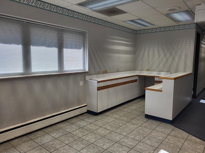 More Photos Of 601 W Central Rd, Mount Prospect Medical For Lease
