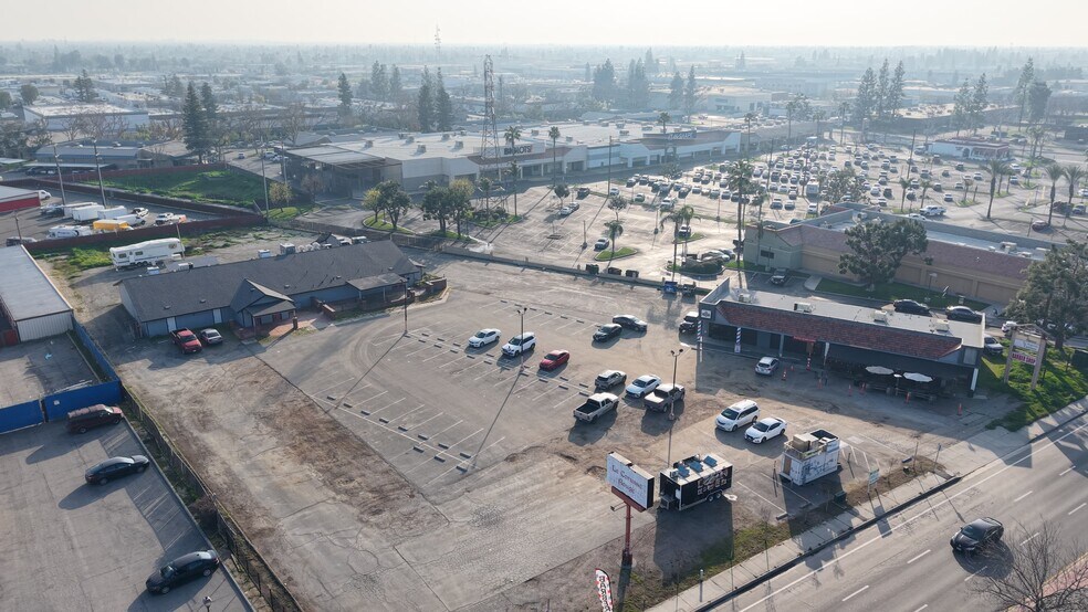 Primary Photo Of 4647 White Ln, Bakersfield Restaurant For Lease