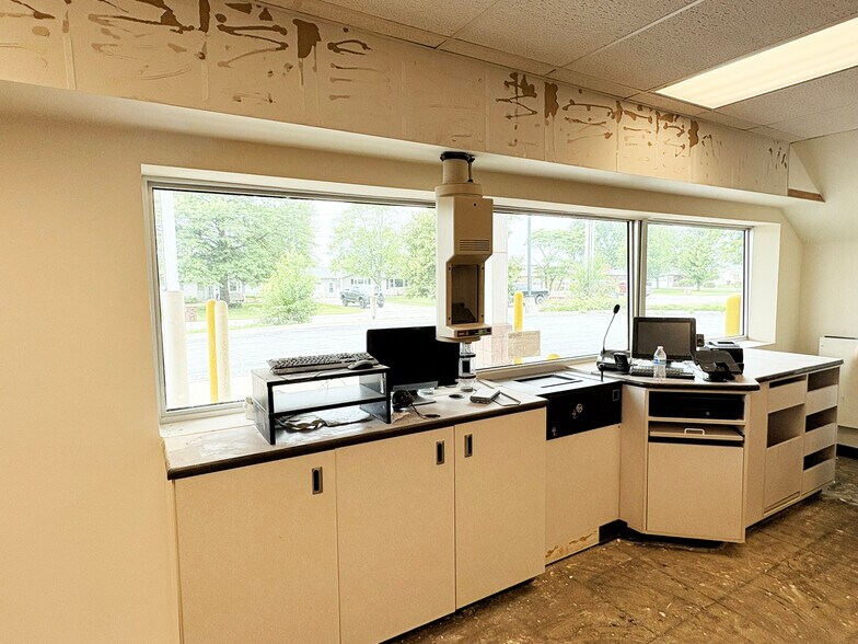 More Photos Of 1000 N Williams St, Paulding Drugstore For Sale