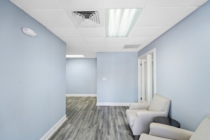 More Photos Of 6241 Arc Way, Fort Myers Office For Sale