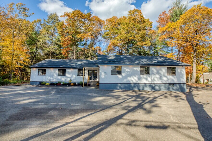 More Photos Of 2 Gordon St, Simsbury Office For Lease