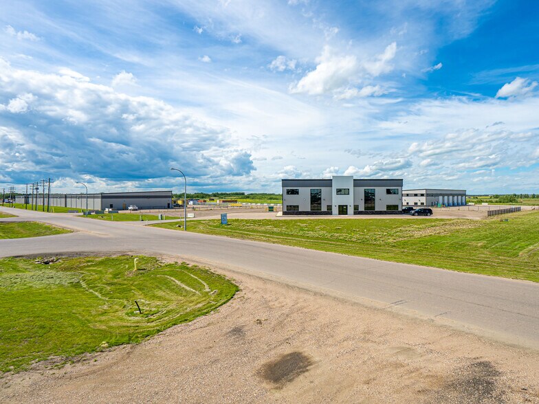 More Photos Of 88 Auto rd, Lloydminster Office For Lease