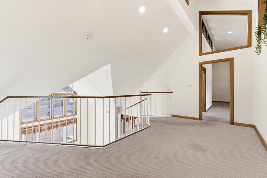 More Photos Of 1818 Oak Tree Rd, Edison Medical For Lease