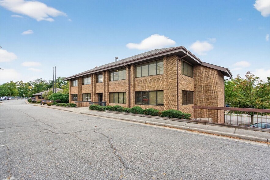 More Photos Of 2050 Old Bridge Rd, Woodbridge Medical For Sale