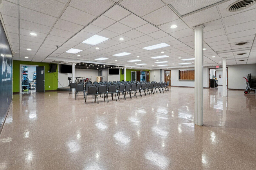 More Photos Of 2720 Kesting Ct, Appleton Religious Facility For Sale