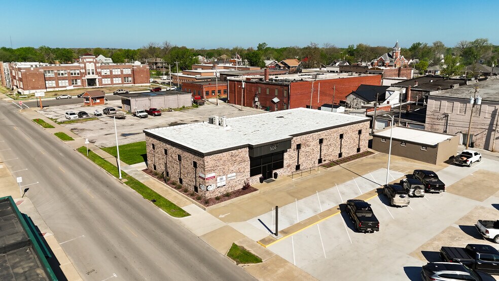 More Photos Of 509 - 511 W. Rollins, Moberly Office For Lease