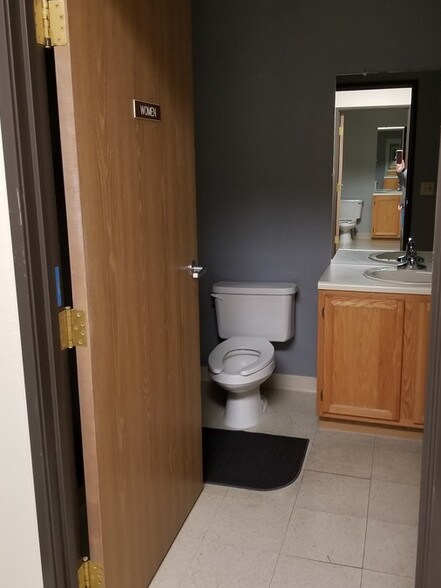 More Photos Of 11027 S Pikes Peak Dr, Parker Office For Lease