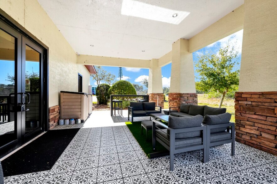 More Photos Of 8601 Commodity Cir, Orlando Loft Creative Space For Sale