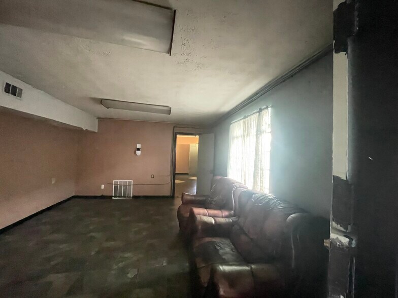 More Photos Of 418 NW Whitehall St, Atlanta Loft Creative Space For Sale