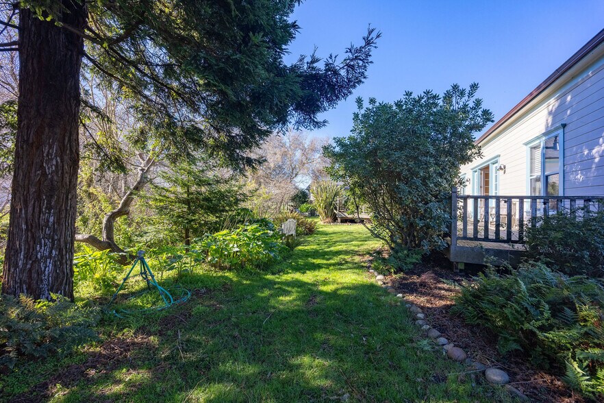 More Photos Of 393 Stage Rd, Pescadero Hospitality For Sale