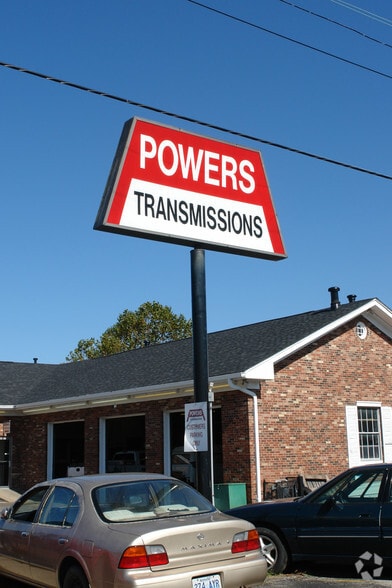 More Photos Of 707 Lane Allen Rd, Lexington Auto Repair For Sale