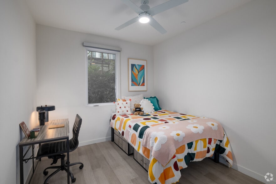 More Photos Of 4520 Alvarado Canyon Rd, San Diego Apartments For Lease