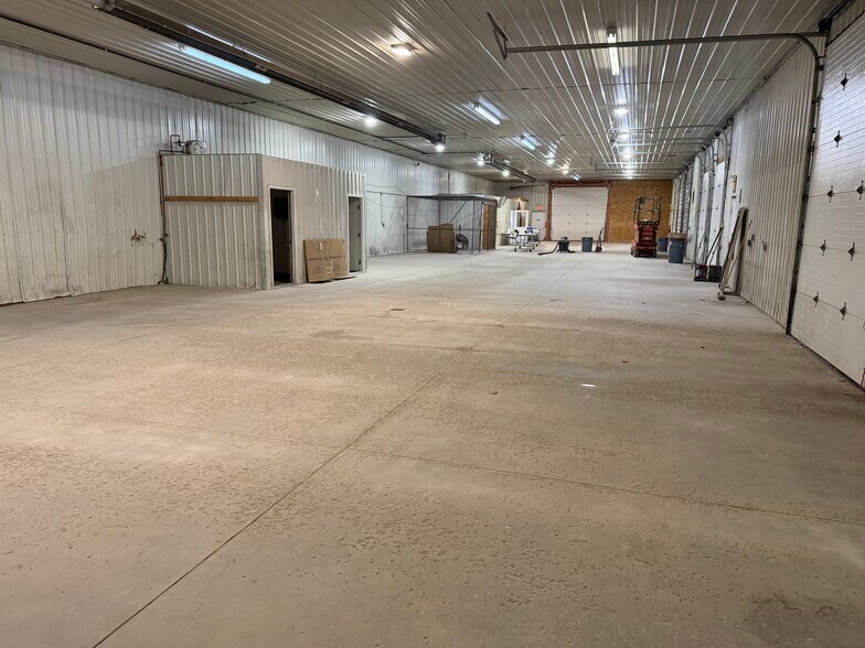 More Photos Of 107 W Lewiston Grade Rd, Grayling Warehouse For Lease