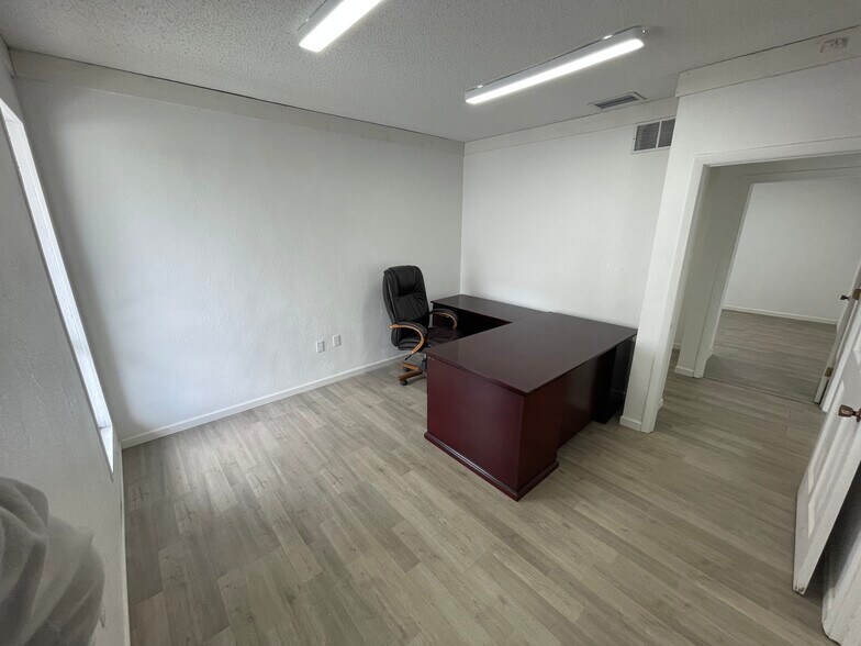 More Photos Of 209 6th Ave, Bradenton Office For Lease