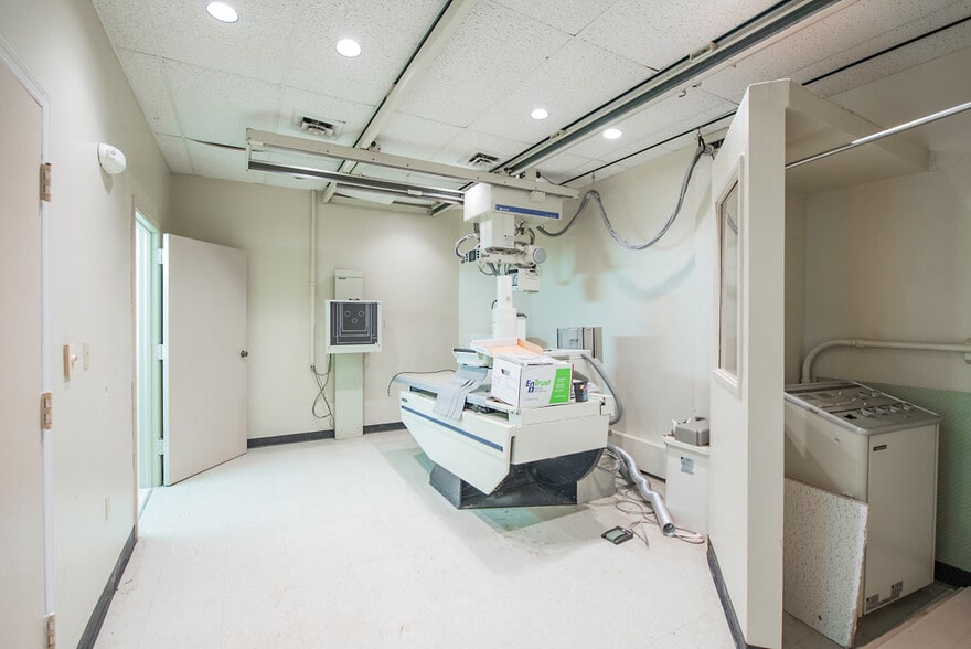 More Photos Of 493 Main St, Warsaw Medical For Sale