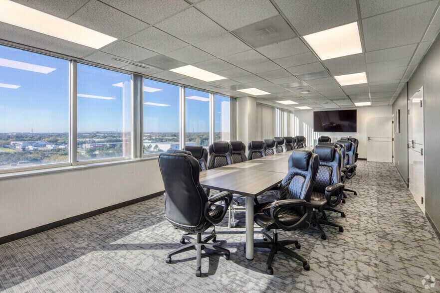 More Photos Of 410 S Ware Blvd, Tampa Loft Creative Space For Sale