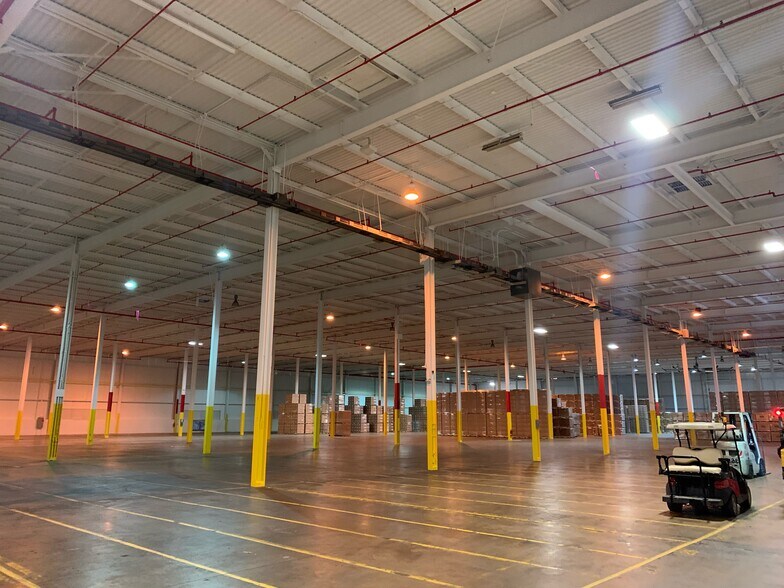 More Photos Of 4350 W Loop 281, Longview Distribution For Lease