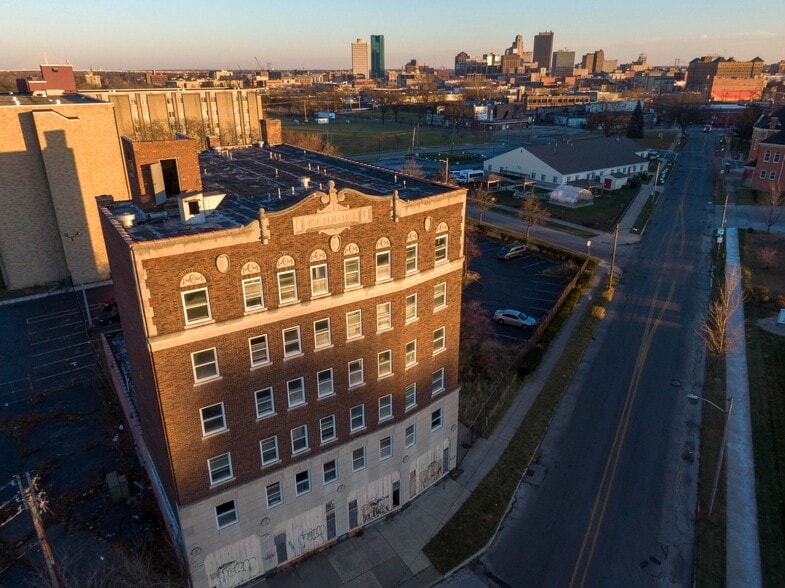 More Photos Of 2044 Fulton St, Toledo Apartments For Sale