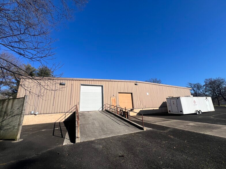 More Photos Of 1274 N Church St, Moorestown Flex For Lease