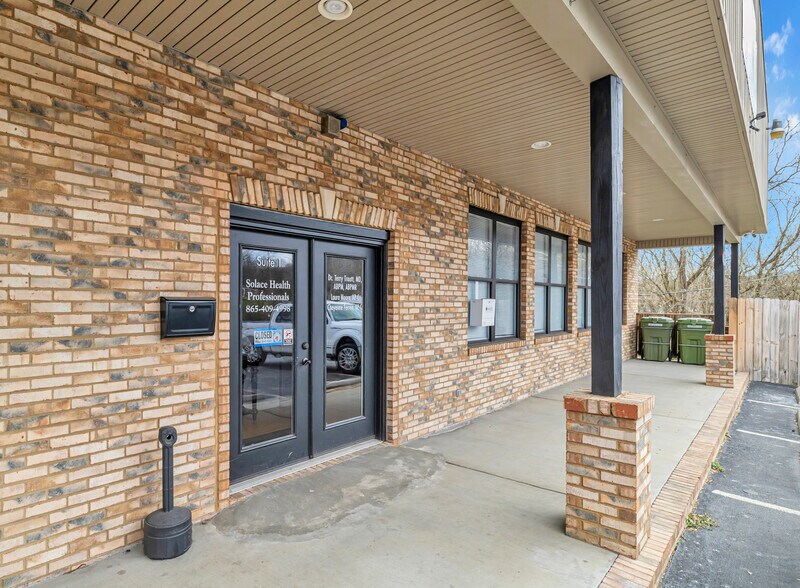 More Photos Of 1039 Boyds Crk, Seymour Freestanding For Sale