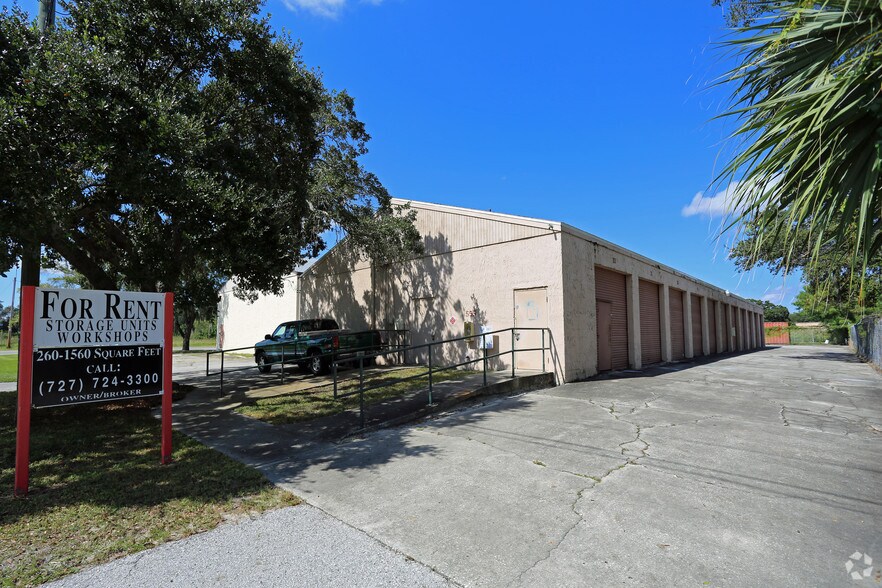 More Photos Of 555 Marlborough St, Oldsmar Warehouse For Lease