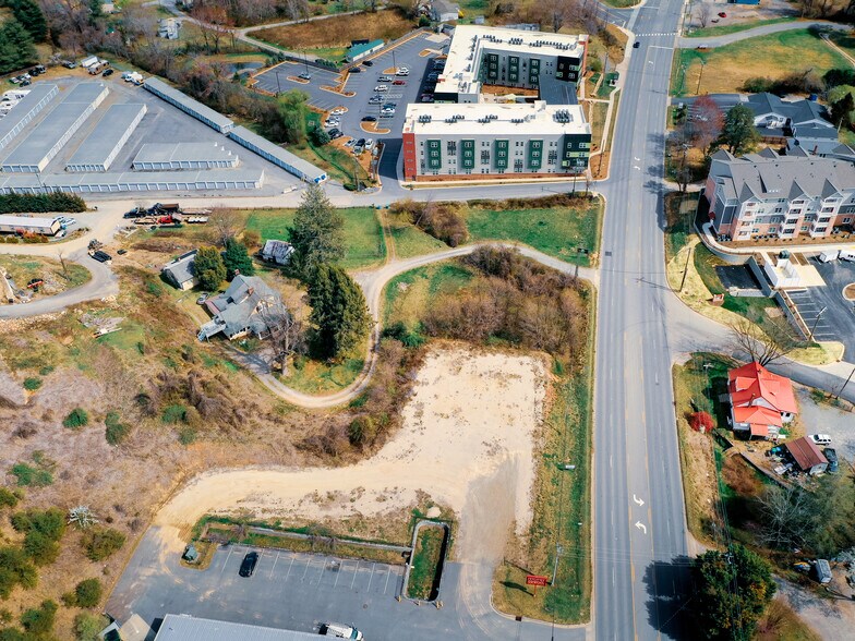 More Photos Of 2236 US 70 Hwy, Swannanoa General Retail For Sale