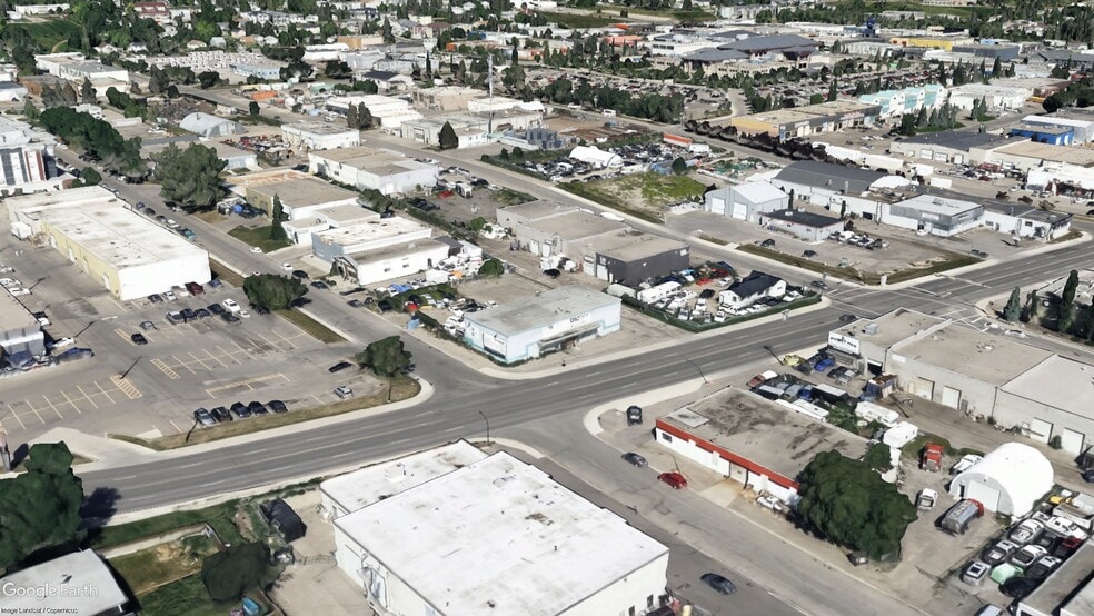 More Photos Of 3603 Edmonton Trl NE, Calgary Auto Repair For Lease