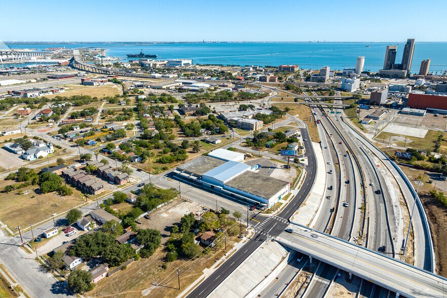 More Photos Of 900 N Staples St, Corpus Christi Distribution For Lease