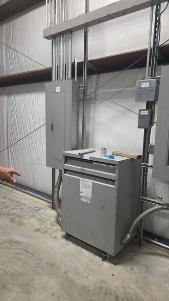 More Photos Of 15 Cooperative Way, Wright City Industrial For Lease