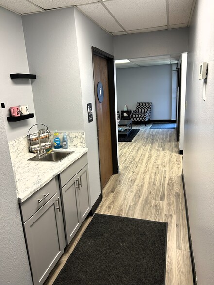 More Photos Of 1215-1223 N Tustin Ave, Anaheim Light Distribution For Sale