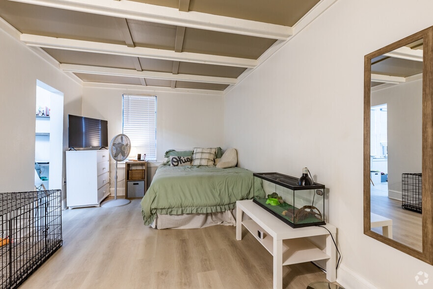 More Photos Of 244 E Graves Ave, Orange City Apartments For Lease