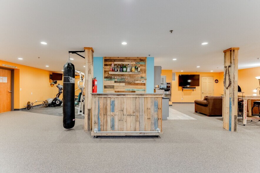 More Photos Of 11979 Cr-11, Burnsville Office For Sale