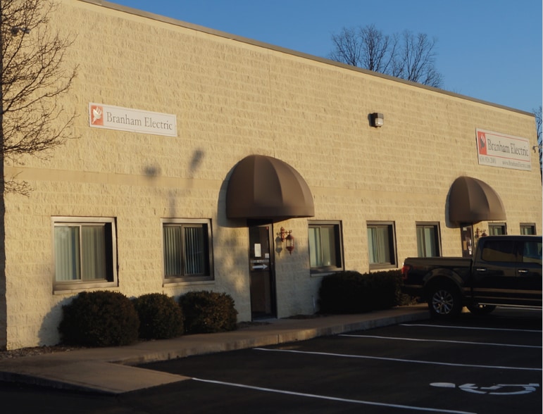 Primary Photo Of 4135-4139 Twill Valley Ct, Saint Peters Warehouse For Lease