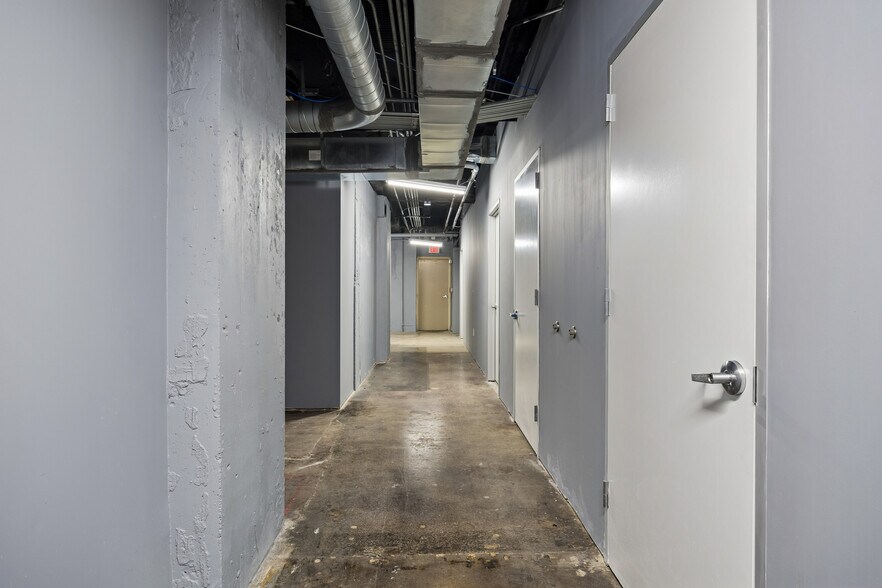 More Photos Of 917 Main St, Houston Apartments For Sale