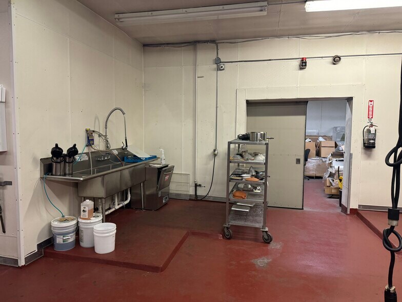 More Photos Of 2700-2730 W Barberry Pl, Denver Industrial For Sale