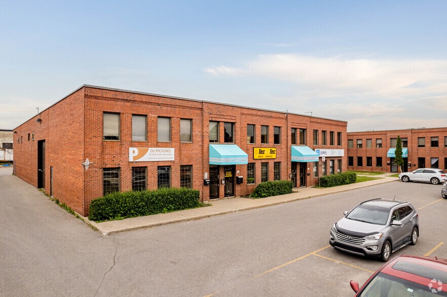 More Photos Of 8232-8304 Rue Pascal-Gagnon, Montréal Light Distribution For Lease