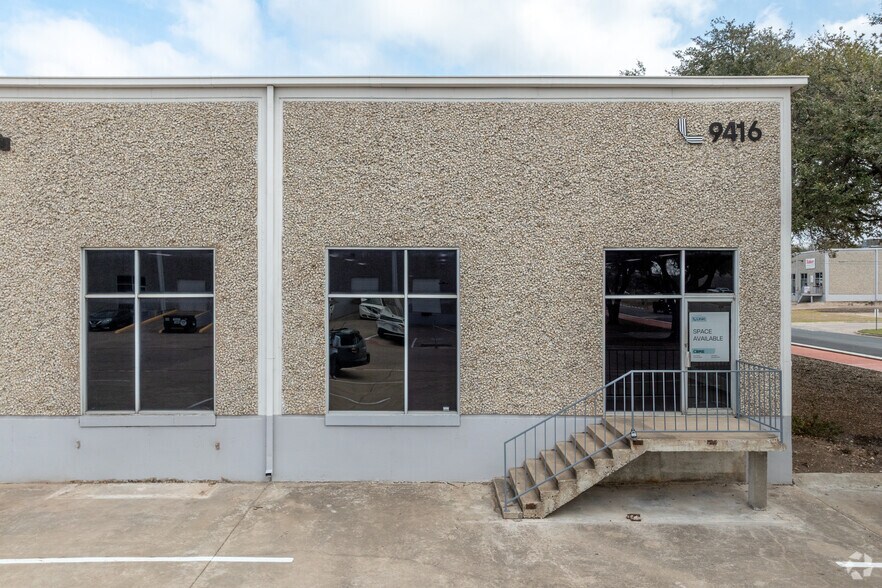 More Photos Of 9416 Neils Thompson Dr, Austin Warehouse For Lease