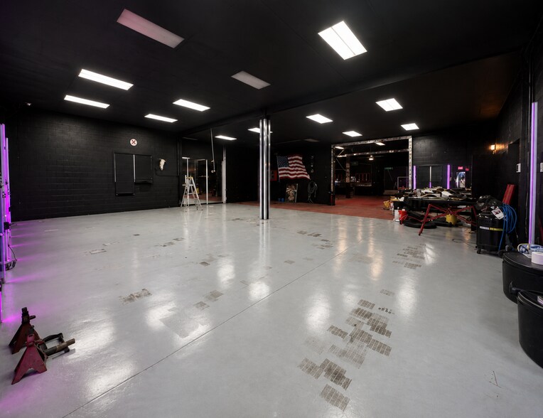 More Photos Of 41 Degnon Blvd, Bay Shore Manufacturing For Lease
