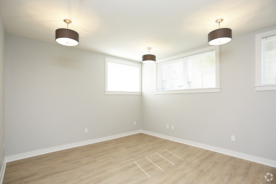 More Photos Of 1059 Wealthy St SE, Grand Rapids Apartments For Lease