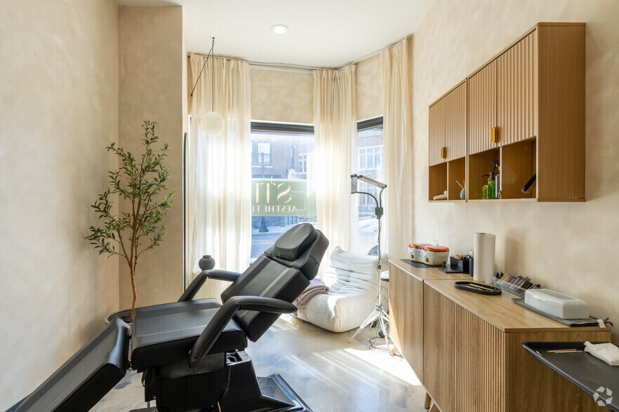 More Photos Of 7185 Manchester Rd, Maplewood Storefront Retail Residential For Sale