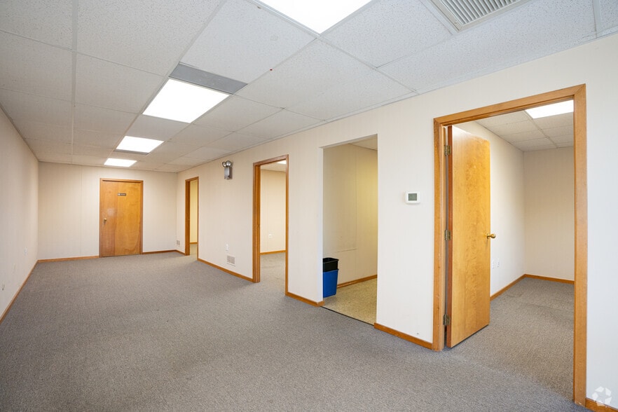 More Photos Of 3 Eves Dr, Marlton Office For Sale