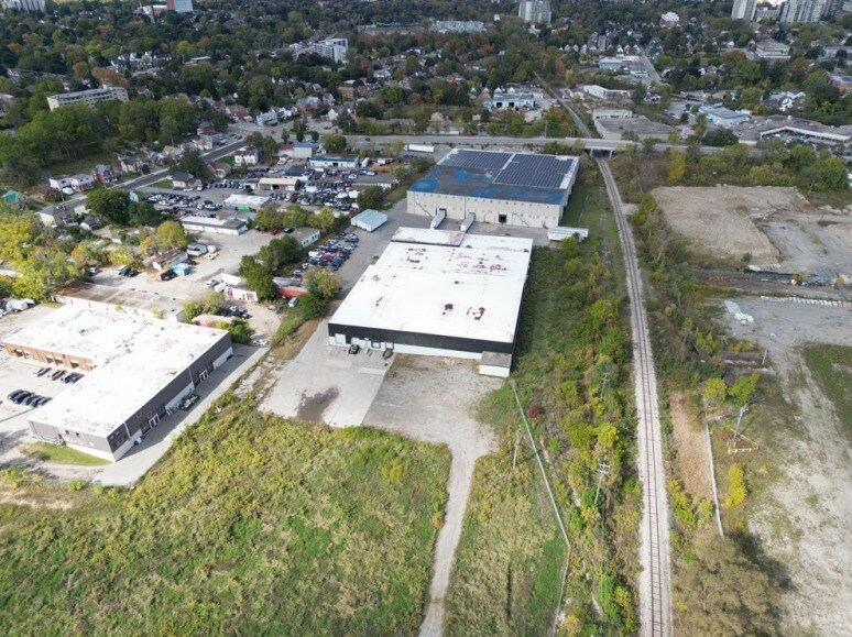 More Photos Of 325 Stirling Ave S, Kitchener Warehouse For Lease