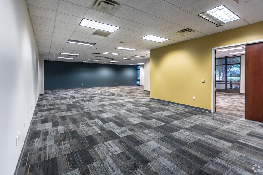More Photos Of 3175 Lenox Park Blvd, Memphis Office For Lease