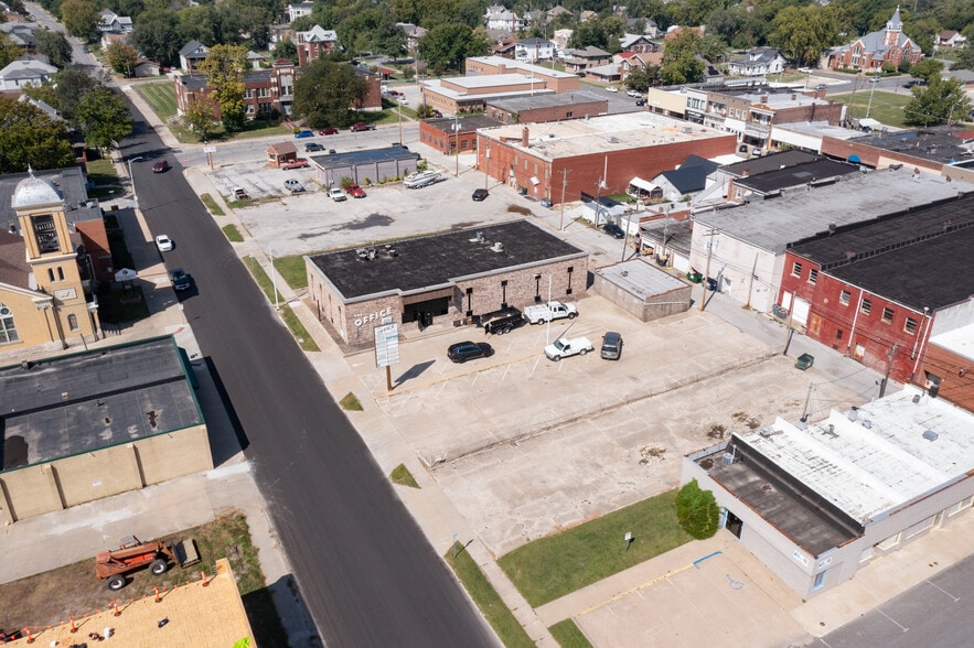 More Photos Of 509 - 511 W. Rollins, Moberly Office For Lease