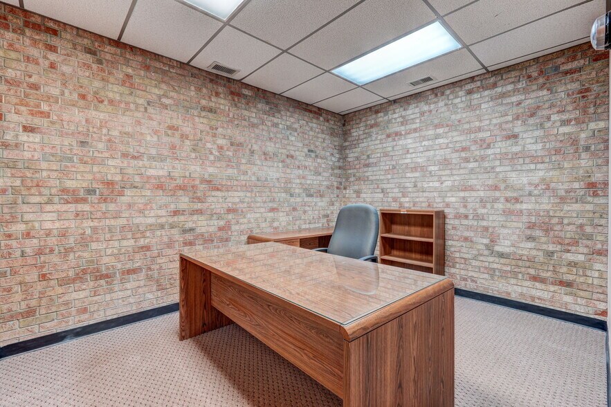 More Photos Of 3311 Burlington Rd, Greensboro Office For Sale